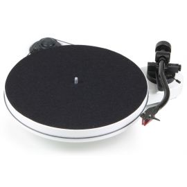 Pro-Ject RPM 1 Carbon (2M Red) Bílý