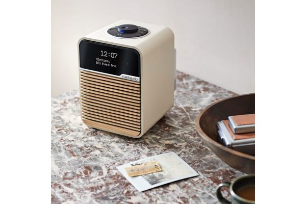 RUARK AUDIO R1 Deluxe Bluetooth Radio  - Krémově Bílá